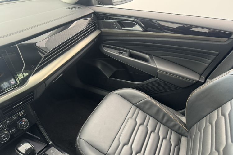 Used Volkswagen Passat 2019 330TSI Elite Edition China VI
