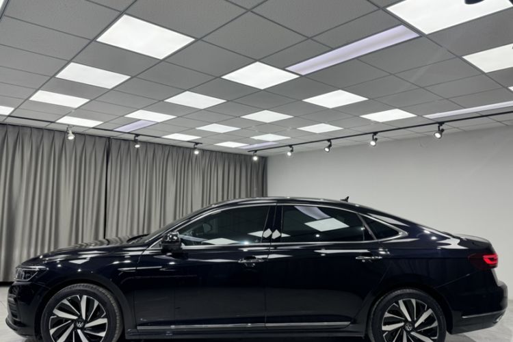 Used Volkswagen Passat 2023 Facelift 330TSI Luxury Edition
