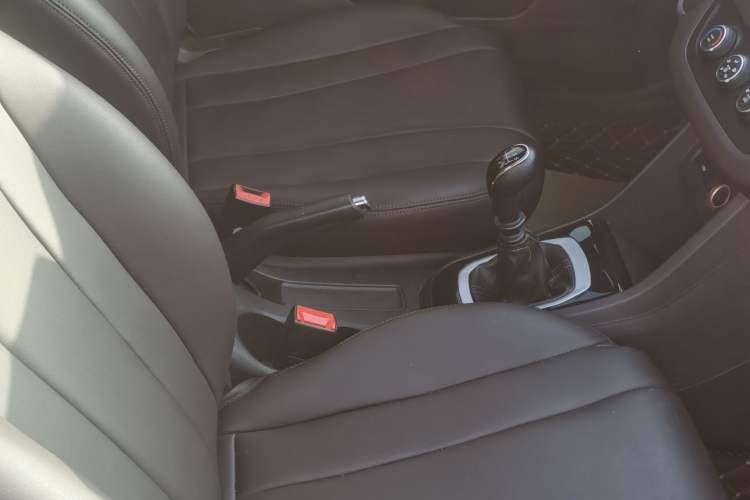 Used Baojun 310W 2017 1.5L Manual Comfort Version China VI Emission Standard