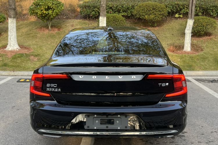 Used Volvo S90 New Energy 2025 Plug-in Hybrid Four-Wheel Drive Long-Range Zhiyi Luxury Edition
