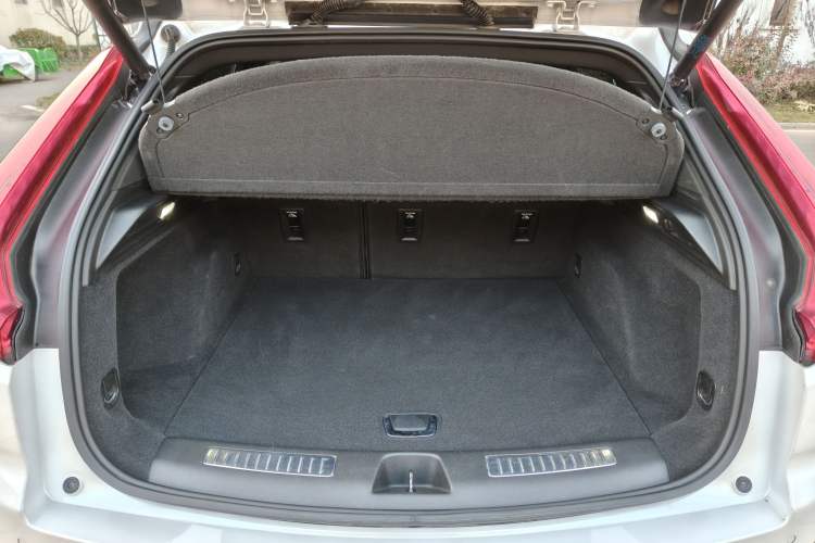 Used Cadillac XT4 2020 28T Two-Wheel-Drive Leading Version