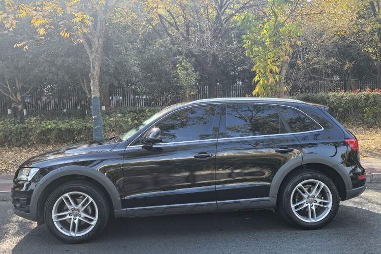 Used Audi Q5 2017 Plus 40 TFSI Technology Model