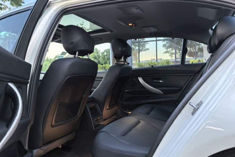 Used BMW 3 Series 2015 316Li Fashion Model
