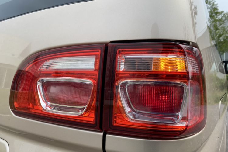 Used FORTHING Lingzhi 2018 M5L 1.6L 7-Seater Comfort Model
