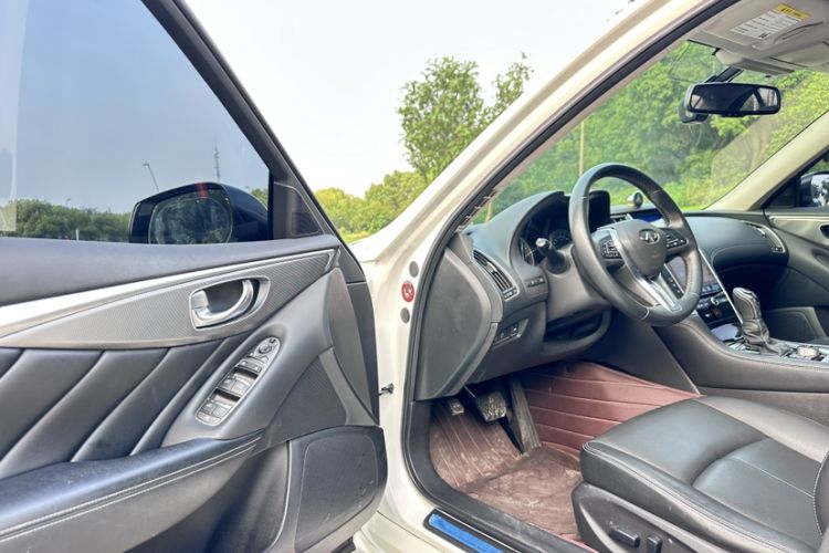 Used Infiniti Q50L 2018 2.0T Enjoyment Version China V Standard
