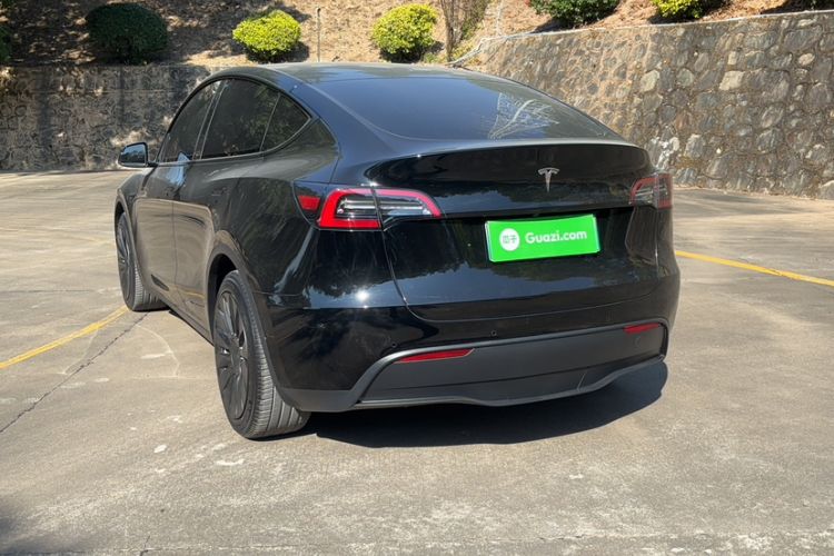 Used Tesla Model Y 2022 Long-Range All-Wheel-Drive Version
