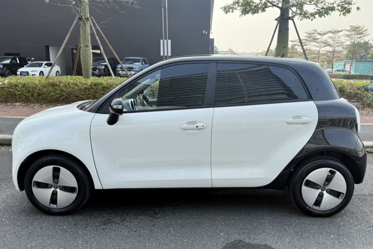 Used ORA Black Cat 2021 301 km Basic Version
