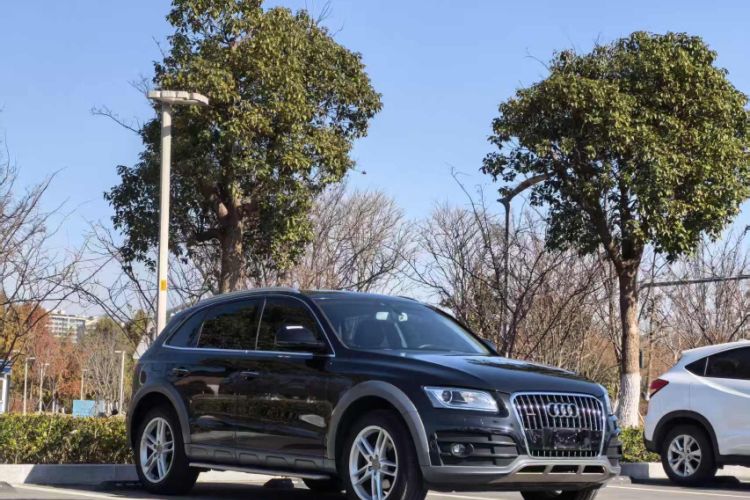Used Audi Q5 2017 Plus 40 TFSI Technology Model
