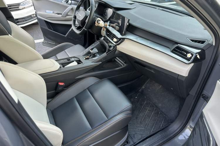 Used Lynk & Co 06 EM-P 2022 PHEV 84 km Range Pro Version
