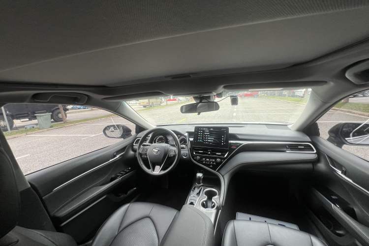 Used Toyota Camry 2021 2.0G Luxury Edition
