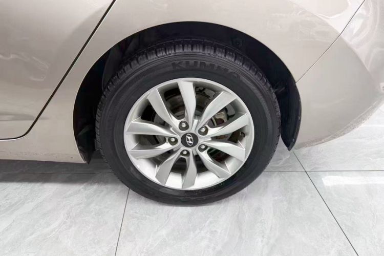 Used Hyundai Elantra 2015 1.6L Automatic Leading Model
