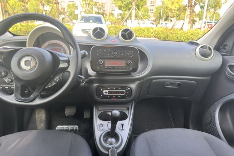 Used  forfour 2016 1.0L 52 kW Dynamic Edition
