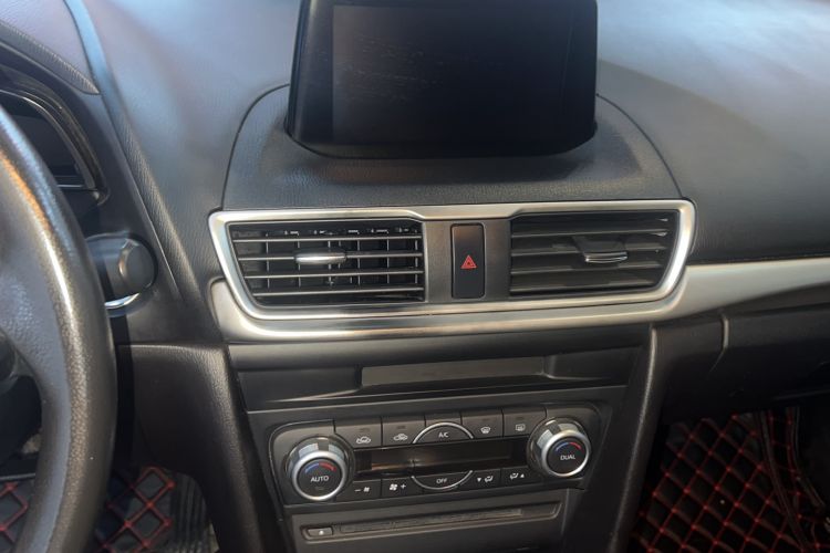 Used Mazda Mazda 3 Axela 2017 Sedan 1.5L Automatic Luxury Model Emission Standard China V
