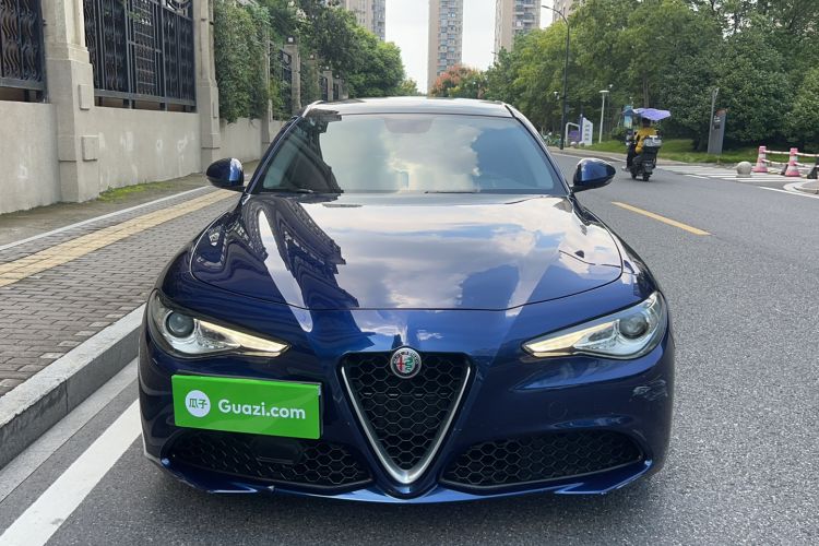 Used Alfa Romeo Giulia 2017 2.0T 200HP Luxury Edition