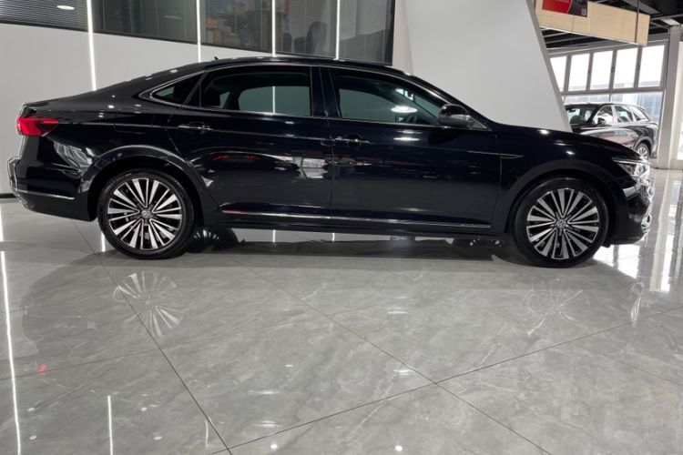 Used Volkswagen Passat 2020 330TSI Luxury Edition China VI
