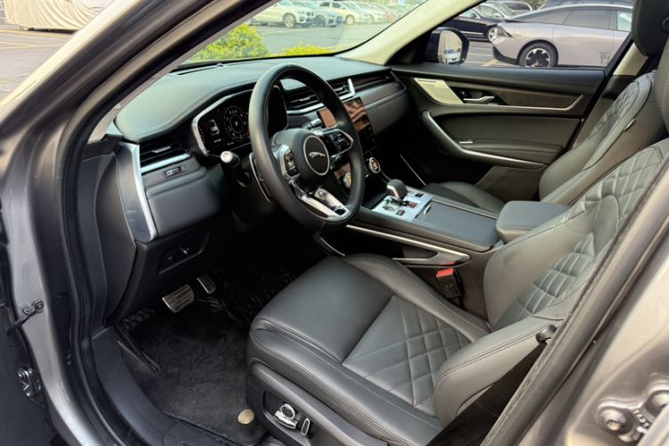 Used Jaguar F-PACE 2022 P250 HSE
