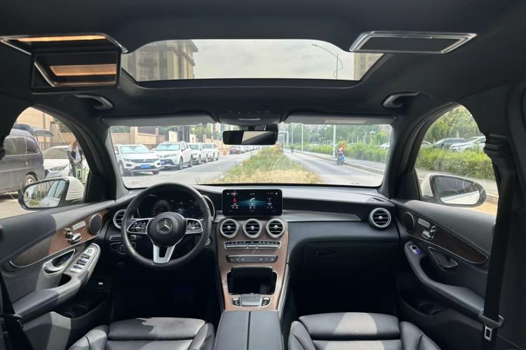 Used Mercedes-Benz GLC 2020 Facelift GLC 260 L 4MATIC Luxury Edition
