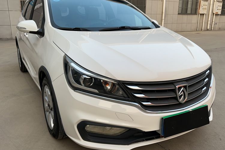 Used Baojun 310W 2017 1.5L Manual Fashion Model China V
