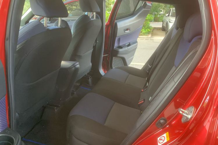 Used Toyota C-HR 2018 2.0L Leading with Sunroof China VI Standard
