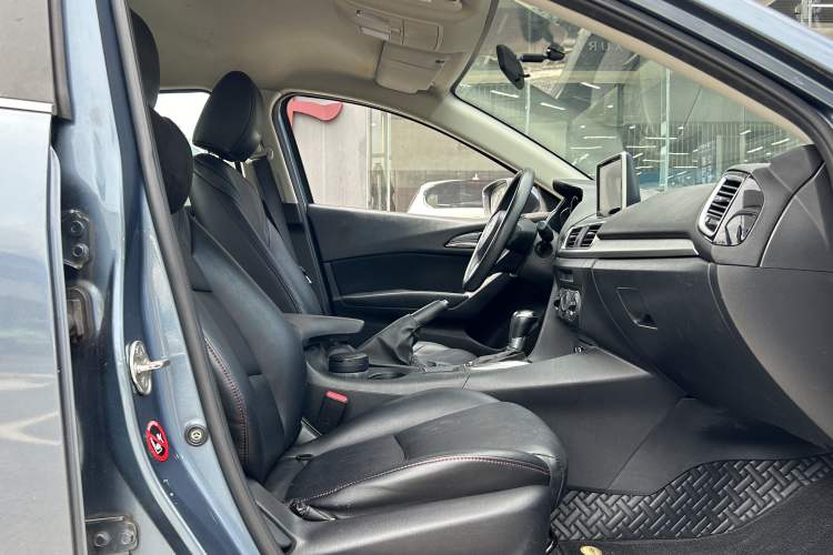 Used Mazda Mazda 3 Axela 2014 Sedan 1.5L Automatic Comfort Model