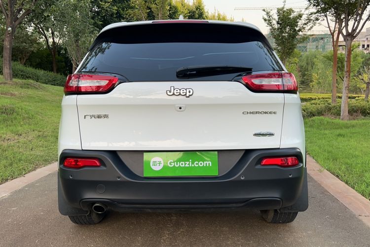 Used  Cherokee 2016 2.0L Superior Edition
