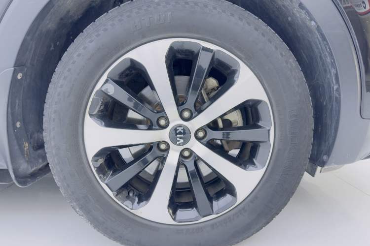 Used Kia Sorento 2016 Sorento L 2.4L Gasoline 4WD Custom Edition 7 Seats Emission Standard China V
