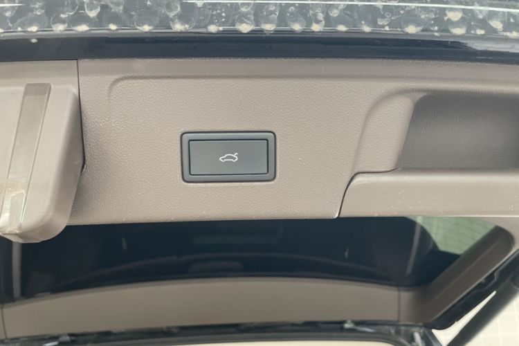 Used Volkswagen Viloran 2024 380TSI Luxury Edition
