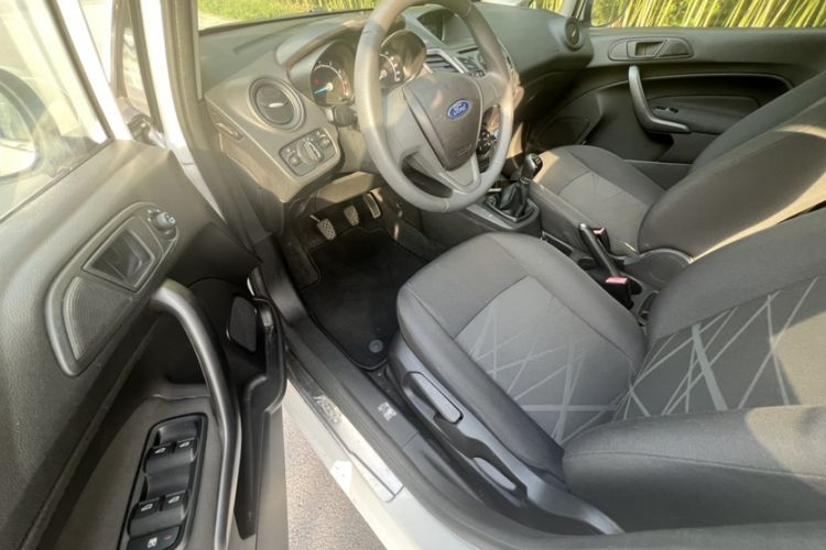 Used Ford Fiesta 2013 Sedan 1.5L Manual Fashion Edition
