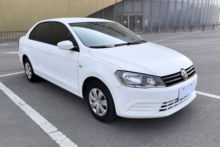 Used Volkswagen Jetta 2015 Value Edition 1.6L Manual Fashionable Style
