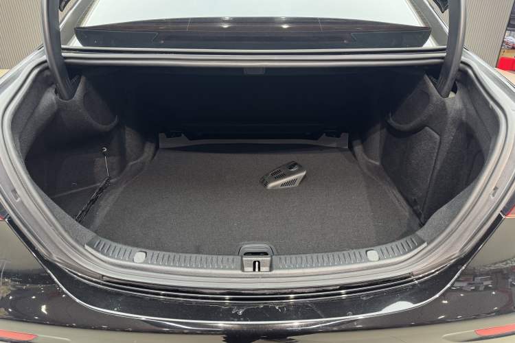 Used Mercedes-Benz E-Class 2022 Second Facelift E 260 L 4MATIC
