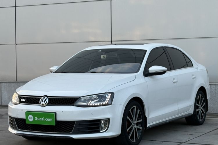 Used Volkswagen Sagitar 2013 2.0 TSI GLI
