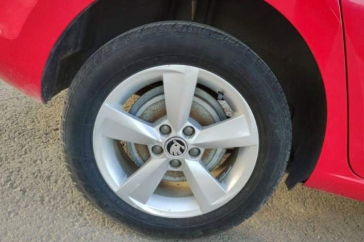 Used Skoda Rapid Spaceback 2016 Revised 1.6L Automatic Chuanxing Version
