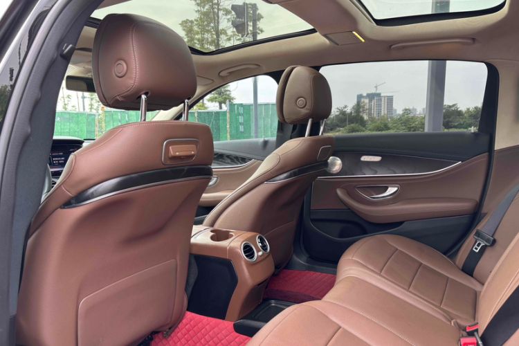 Used Mercedes-Benz E-Class 2019 E 300 L Sporty and Stylish Model
