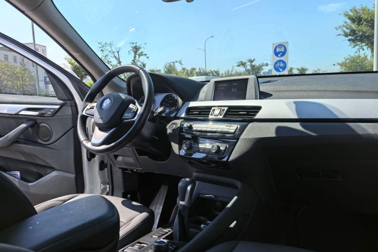 Used BMW X1 2019 sDrive20Li Leading Model
