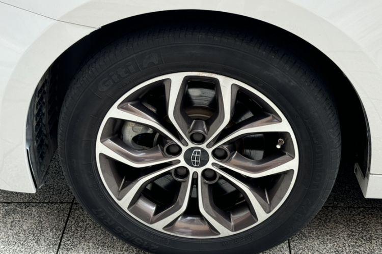 Used Geely Auto Emgrand GT 2017 2.4L Luxury Model
