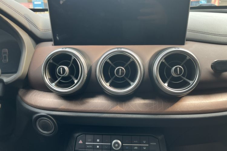 Used Wey VV5 2020 1.5T Two-Wheel Drive Smart Pioneer
