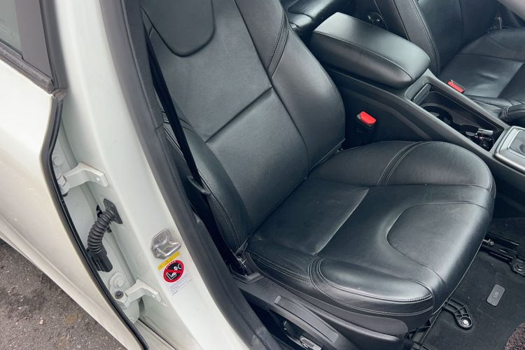 Used Volvo V40 2016 T3 Smart Luxury Edition
