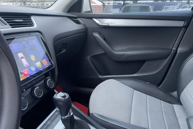 Used Skoda Octavia 2017 1.6L Automatic Chuanxing Edition
