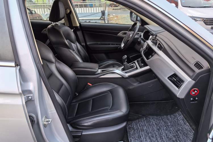 Used Geely Auto Emgrand X7 Sport 2016 2.0L Manual Smart Connect Version
