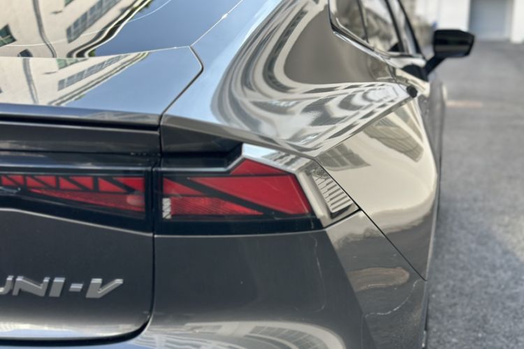 Used Changan UNI-V 2022 1.5T Prestige Version
