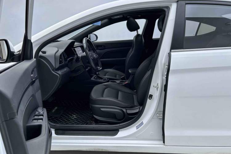 Used Hyundai Elantra 2019 1.4T Dual-Clutch Xuan Dong · Dynamic Model