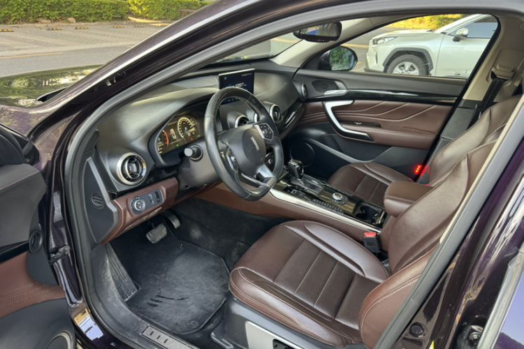 Used Wey VV7 2017 2.0T Ultra-Luxury Version
