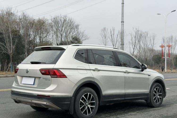 Used Volkswagen Tiguan L 2018 330TSI Automatic Two-Wheel Drive Luxury Edition
