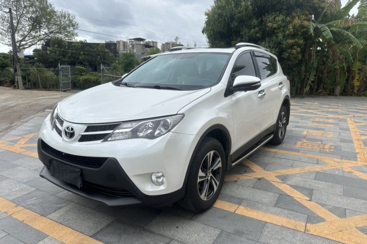 Used Toyota RAV4 2015 2.0L CVT Two-Wheel Drive Fashion Edition