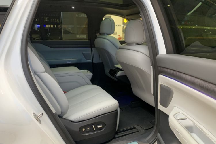 Used Nio ES8 2023 75 kWh Executive Edition