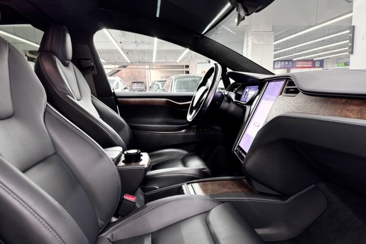 Used Tesla Model X 2019 Long-Range Version
