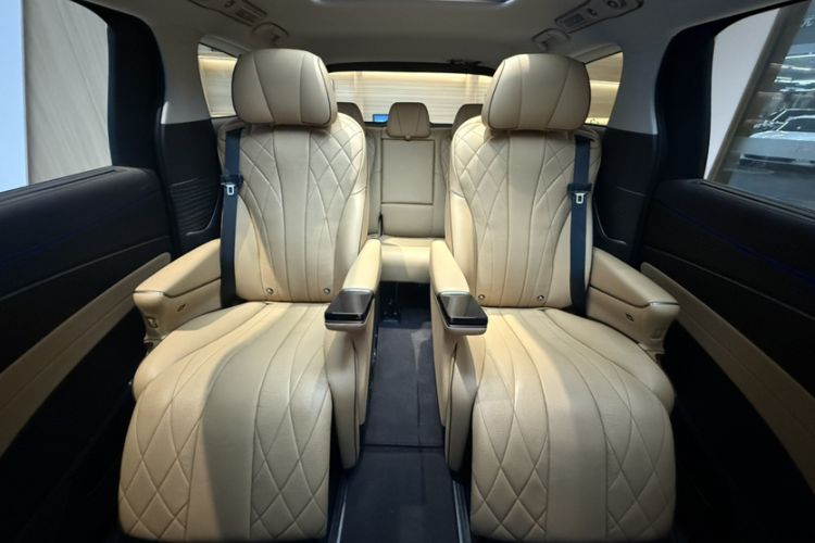 Used Denza D9 2024 DM-i 980 Four-Wheel Drive Prestige Model
