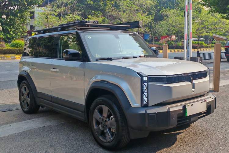 Used  03 2024 401km Range Two-Wheel Drive Coffee Entrepreneur Edition
