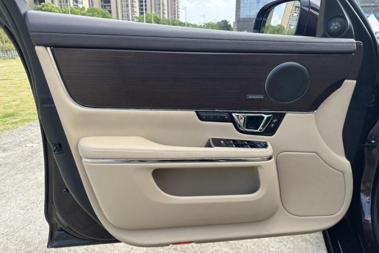 TDK.VehicleDetails.img