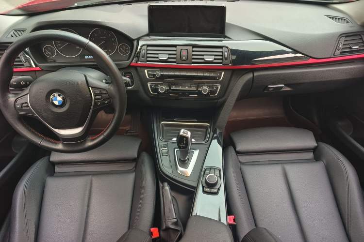 Used BMW 3 Series 2015 316i Sport Design Package
